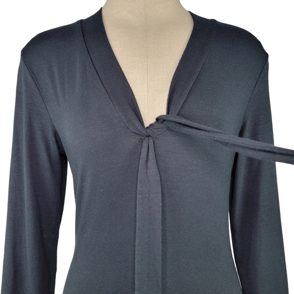 Banana Republic Vtg Black 3/4 Sleeve Stretchy Modal V-Neck Tie Front Top Size S - Picture 2 of 8